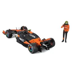 Автомодель з фігуркою - MCLAREN MCL38 (1:24) Bburago (18-28040)