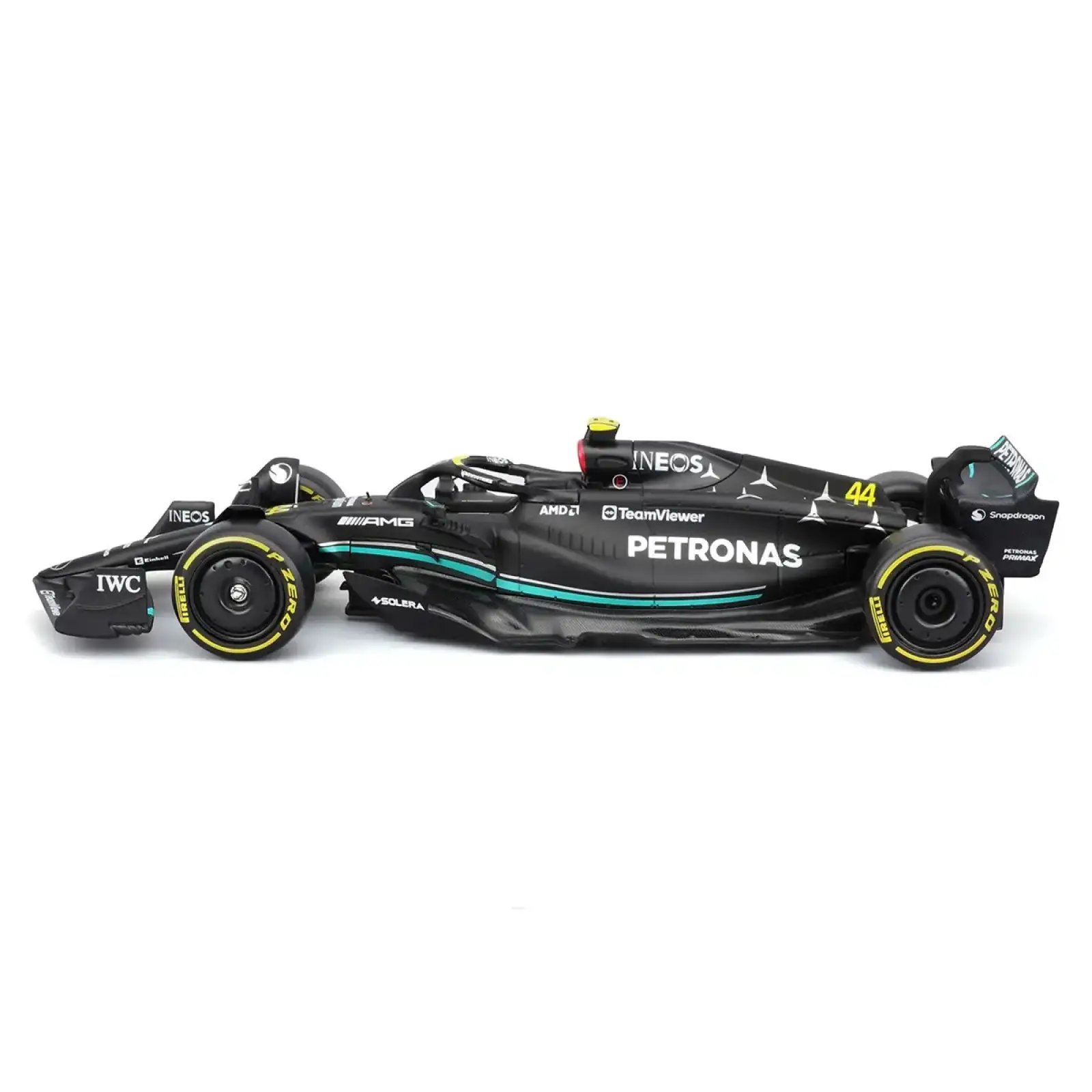 Автомодель с фигуркой – MERCEDES-AMG PETRONAS F1 W15 (2024) (1:24) Bburago (18-28069 (#44))