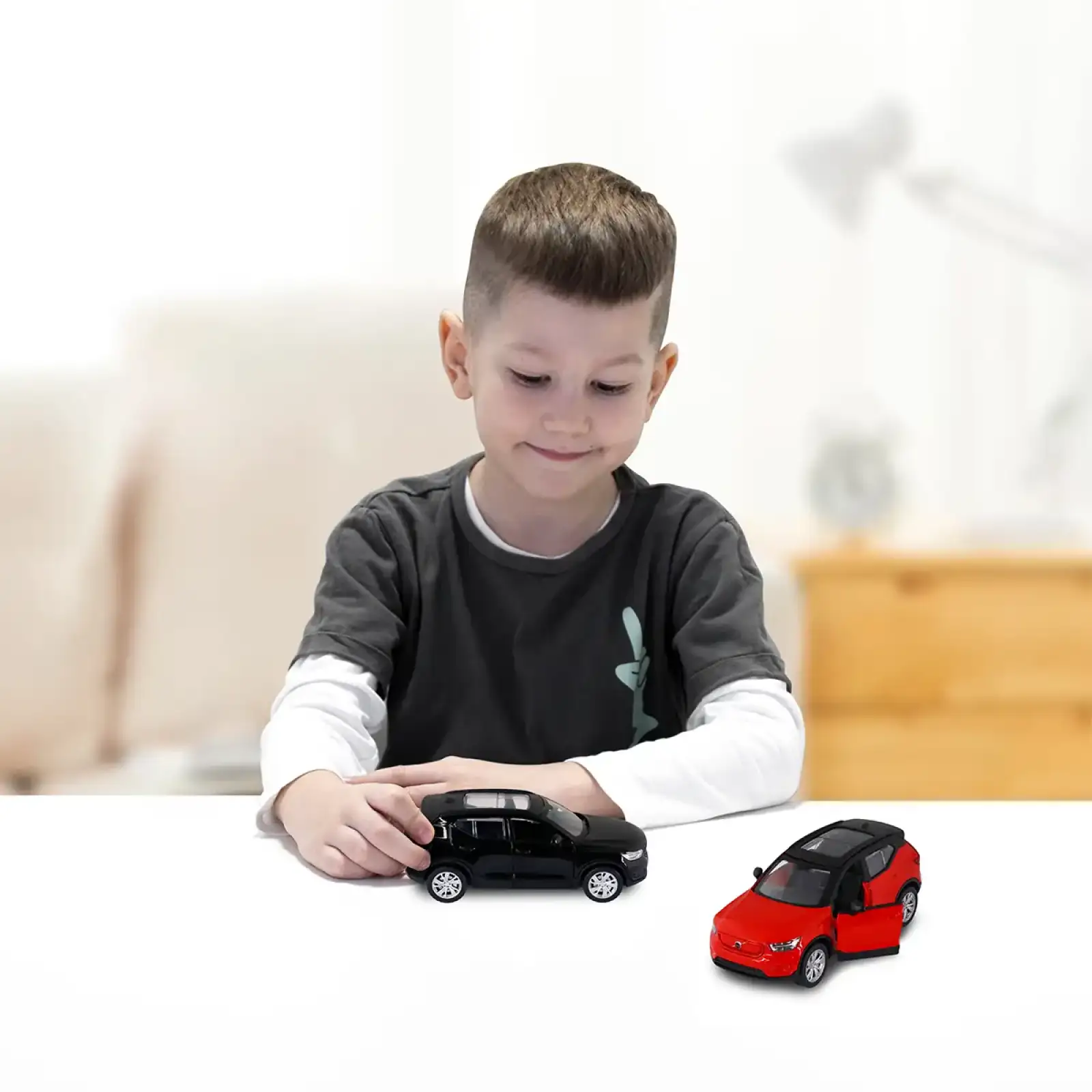 Автомодель – VOLVO XC40 (черный, красный) TechnoDrive (250401)