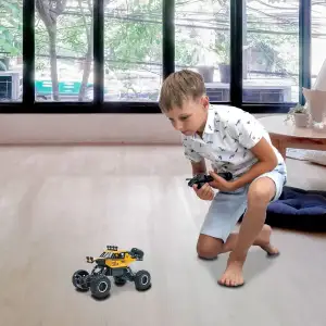 Автомобіль OFF-ROAD CRAWLER з р/к - CAR VS WILD (золотий, акум. 3,6V, метал. корпус, 1:20) Sulong Toys (SL-109AG)