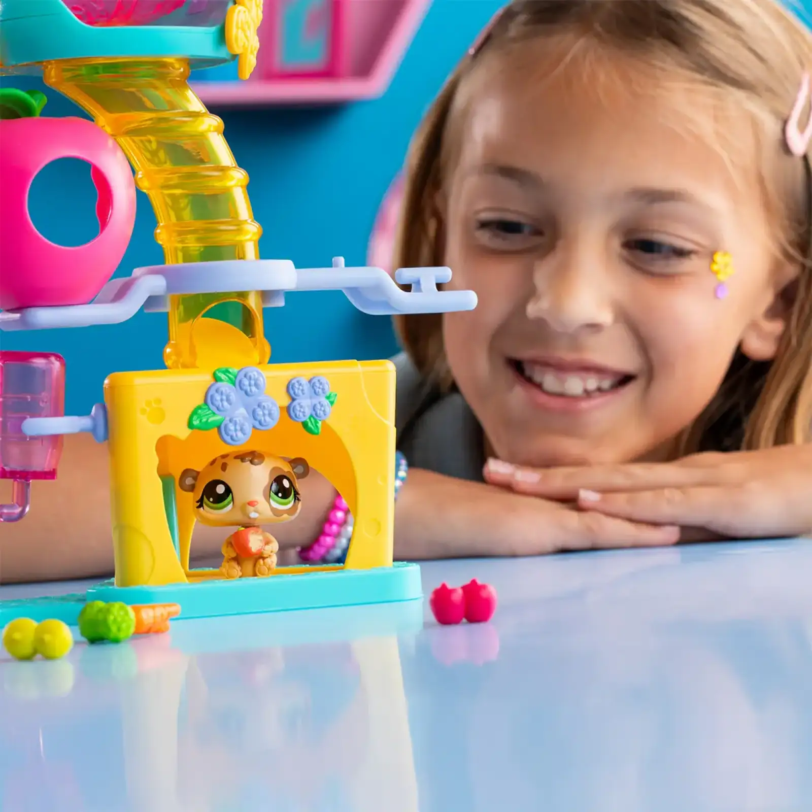 Ігровий набір LITTLEST PET SHOP – ФАБРИКА РОЗВАГ (2 фігурки, фабрика, аксес.) (00519)