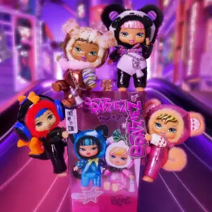 М’яка іграшка-сюрприз на підвісі BRATZ серії 