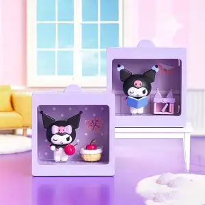Фигурка-сюрприз POP TOP KUROMI – ПРАЗДНИЧНОЕ НАСТРОЕНИЕ (свет, в асс.) (25WH-001)