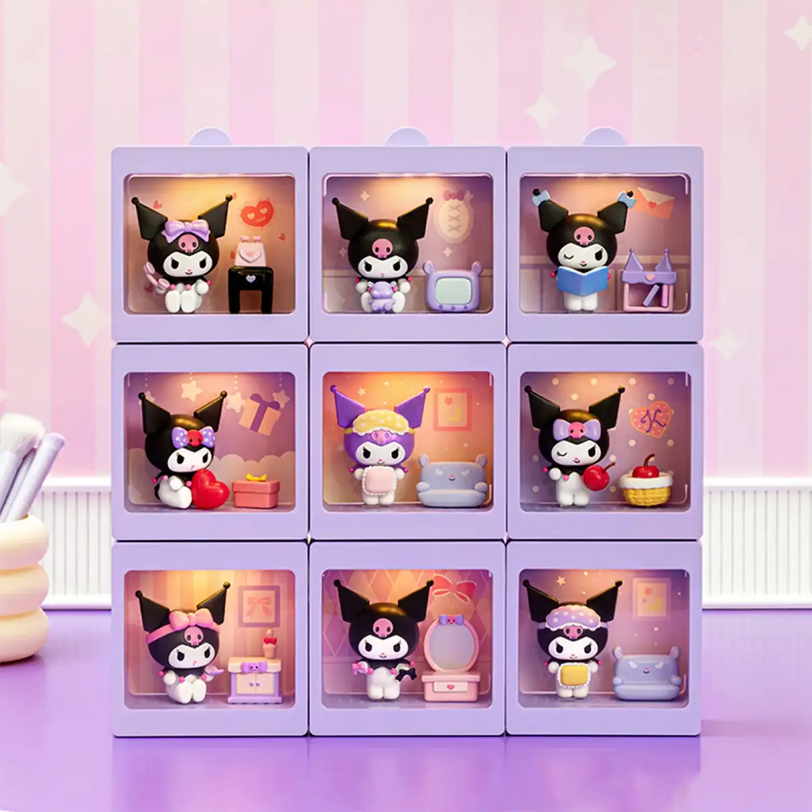 Фигурка-сюрприз POP TOP KUROMI – ПРАЗДНИЧНОЕ НАСТРОЕНИЕ (свет, в асс.) (25WH-001)