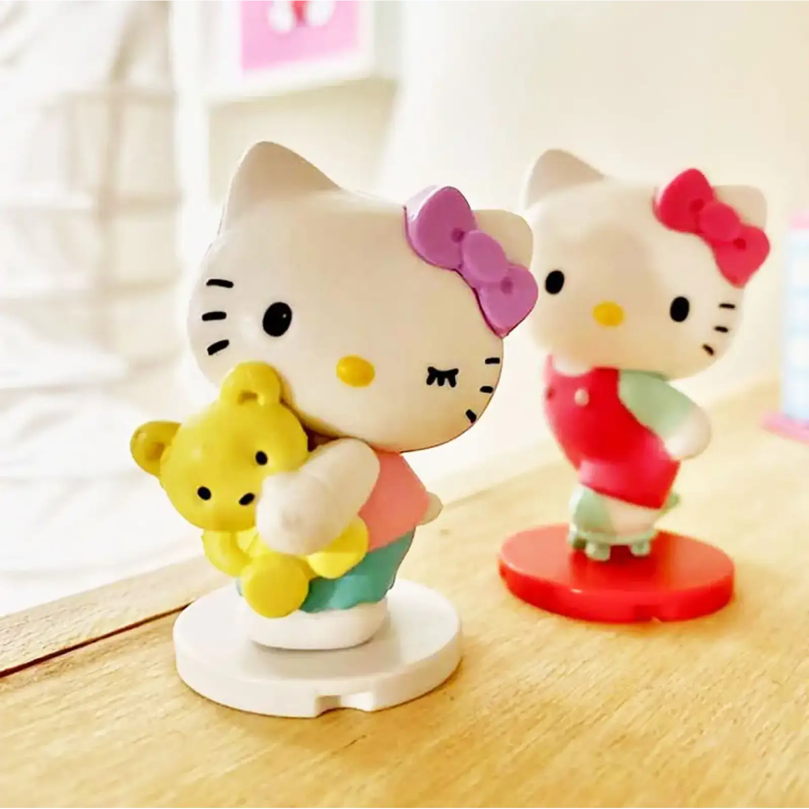 Колекційна фігурка-сюрприз YOU YOU – ГАРНЮНІ HELLO KITTY (в диспл.) #sbabam (39/CN23)