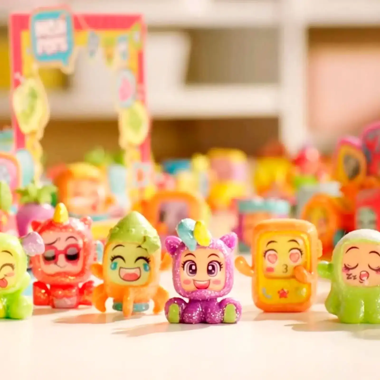 Набір фігурок MOJI POPS S2 – СЯЮЧИЙ СЮРПРИЗ (8 фігурок) (PMP2B816IN00)