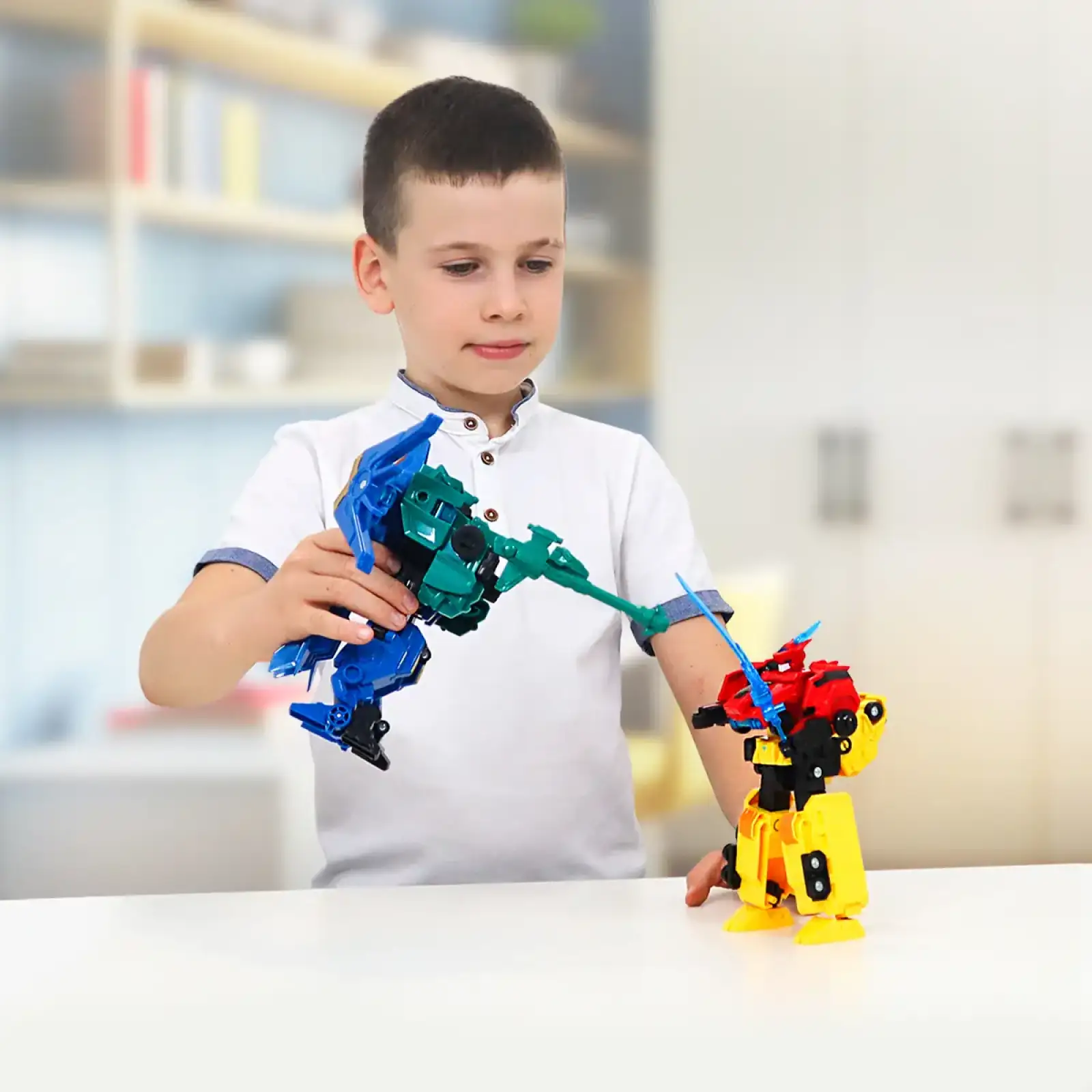 Ігровий набір з роботом-трансформером DINOSTER – РАПТОР ТРОН (2 машини) (EU580811)