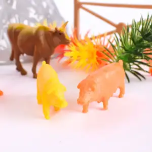 Ігровий міні-набір FUN BANKA – СВІЙСЬКІ ТВАРИНИ (320386-UA)