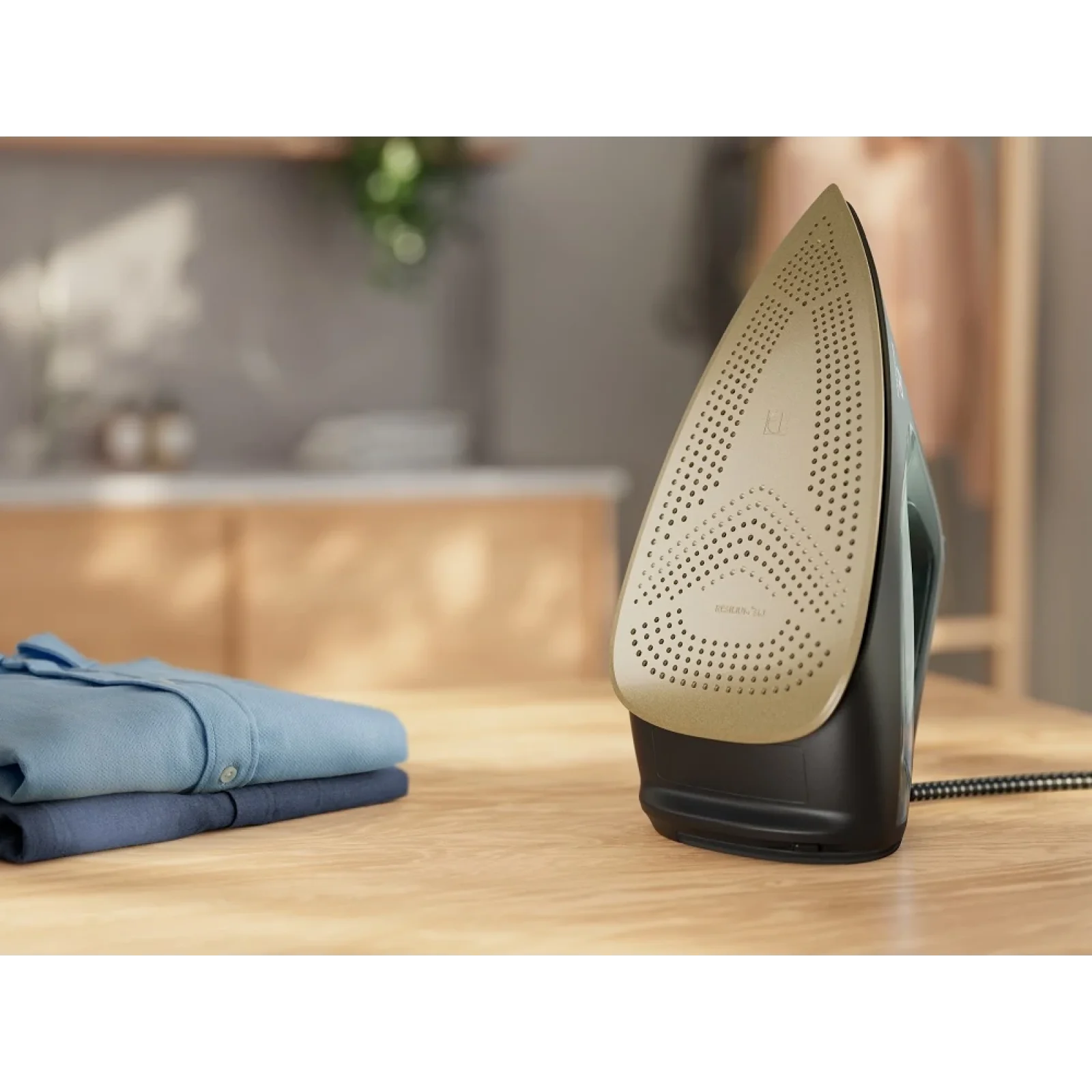 Утюг Electrolux E8SI2-6OG UA