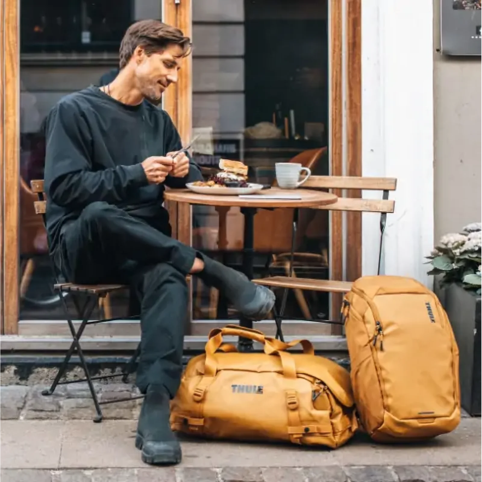 Рюкзаки міські THULE Chasm 26L TCHB-215 (Golden Brown) UA