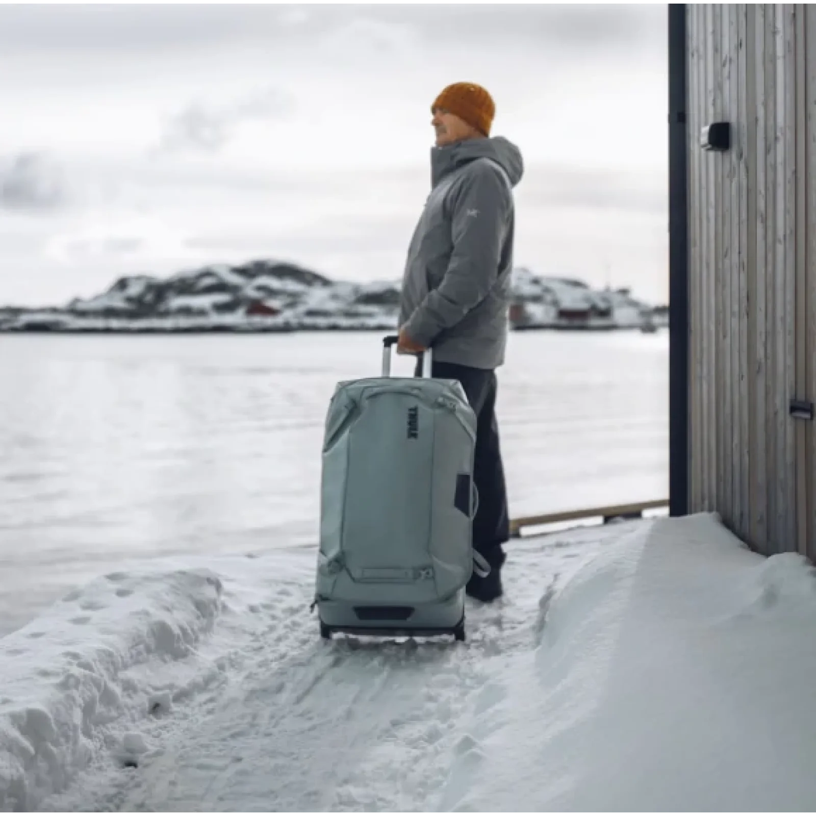 Дорожня валіза Thule Chasm Rolling Duffel 110L TCWD-232 Pond Gray UA