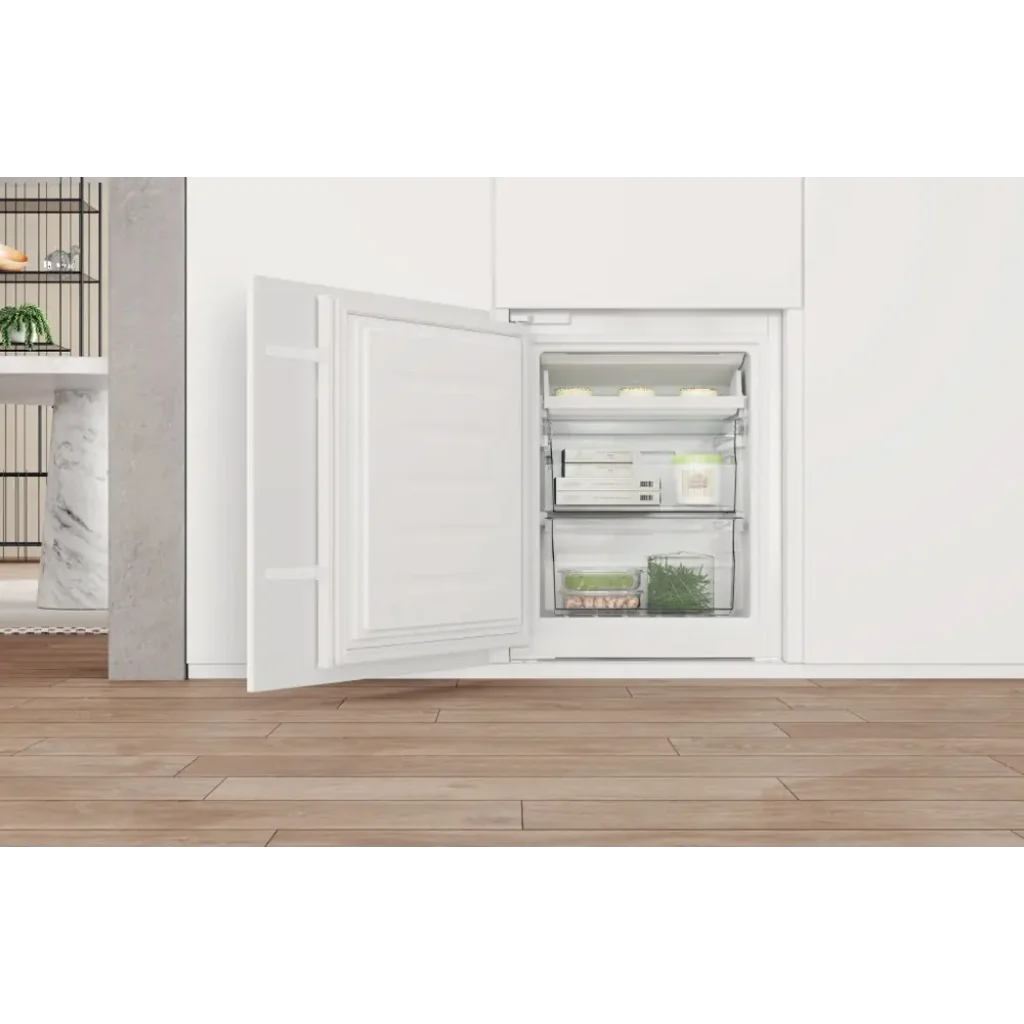 Вбуд. холодильник WHIRLPOOL WHC18 T311 UA