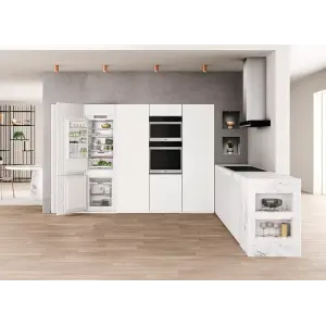 Холодильник Whirlpool WHC18 T573 UA