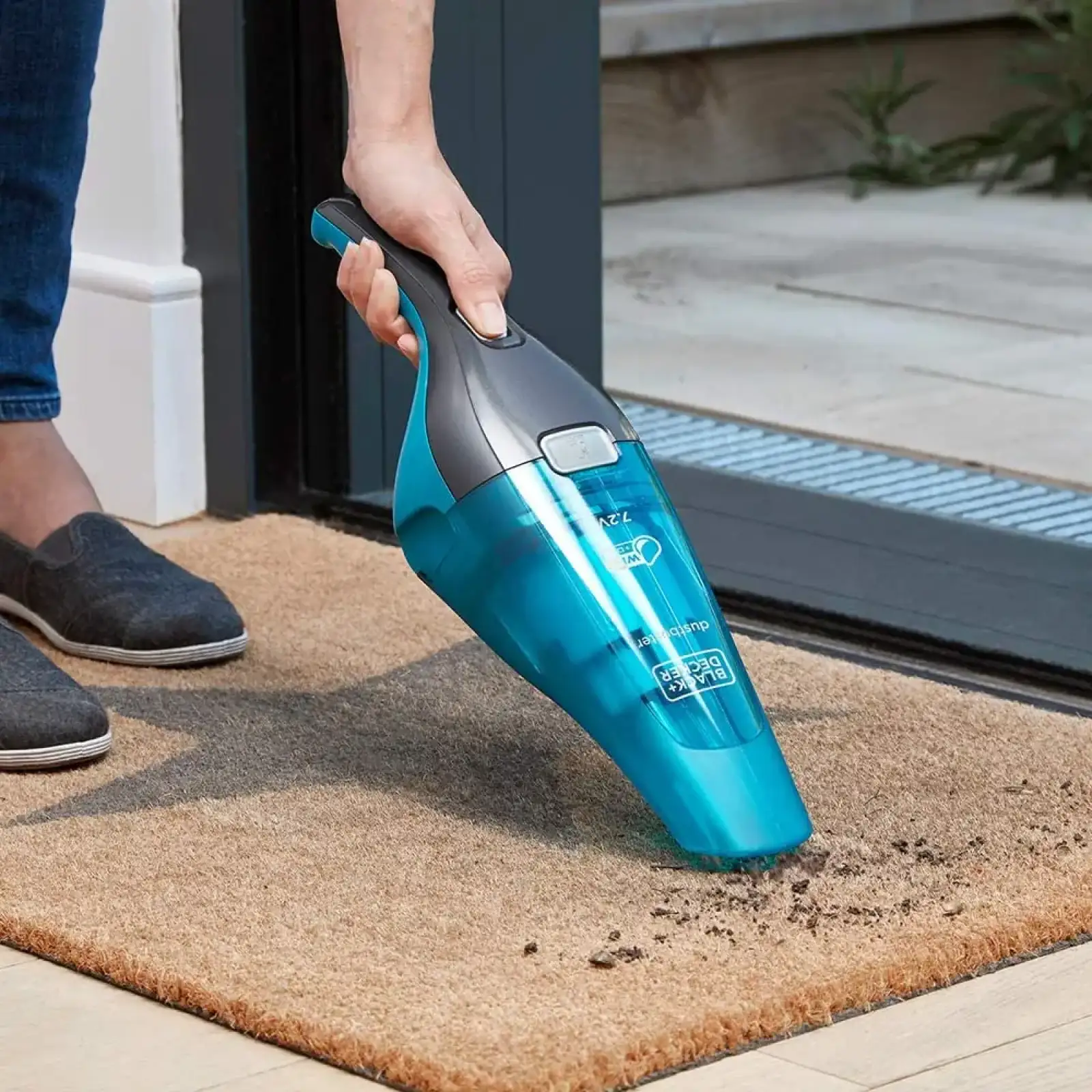 Аккумуляторный пылесос Black&Decker WDC215WA UA