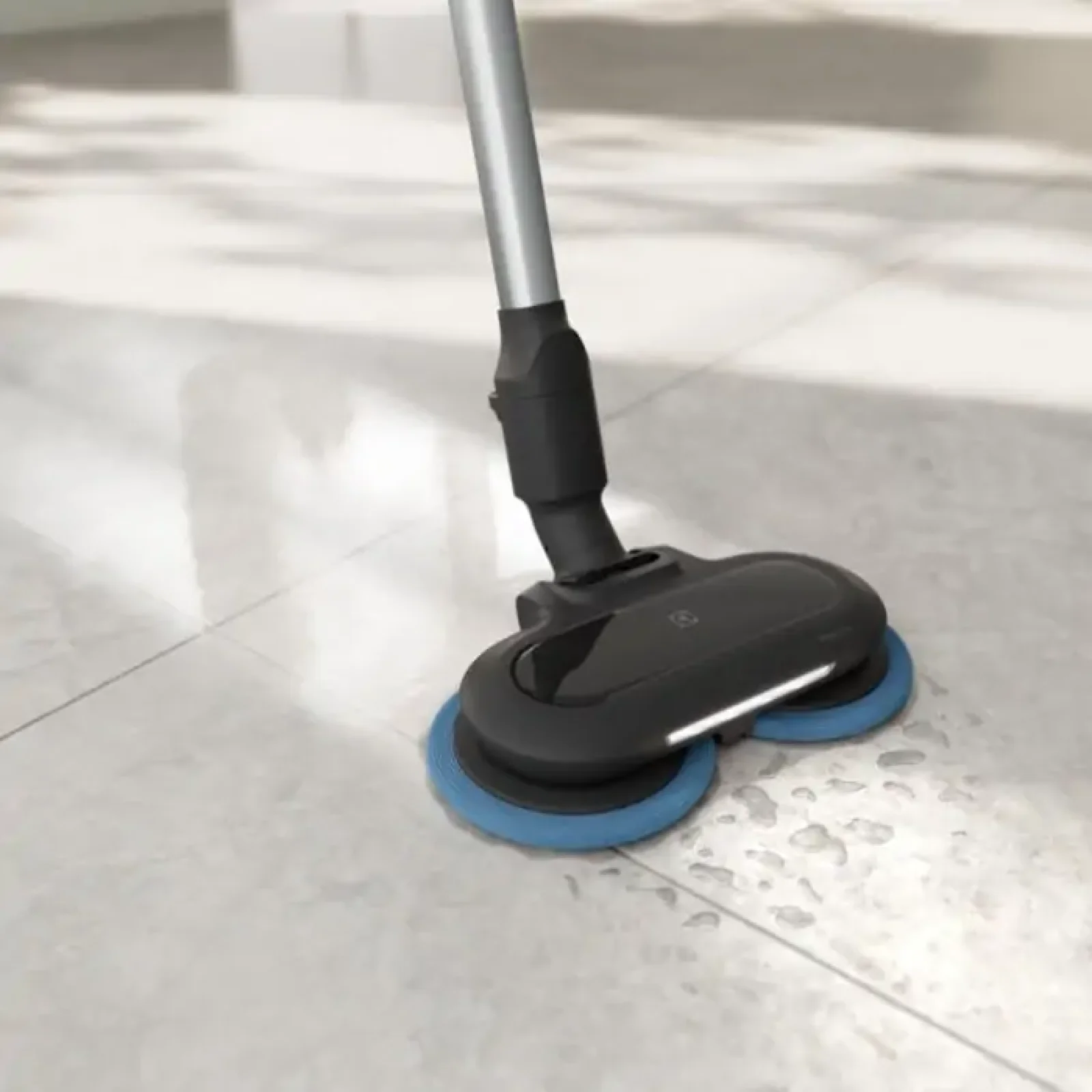 Пилосос акумуляторний ELECTROLUX EP71B14WET UA