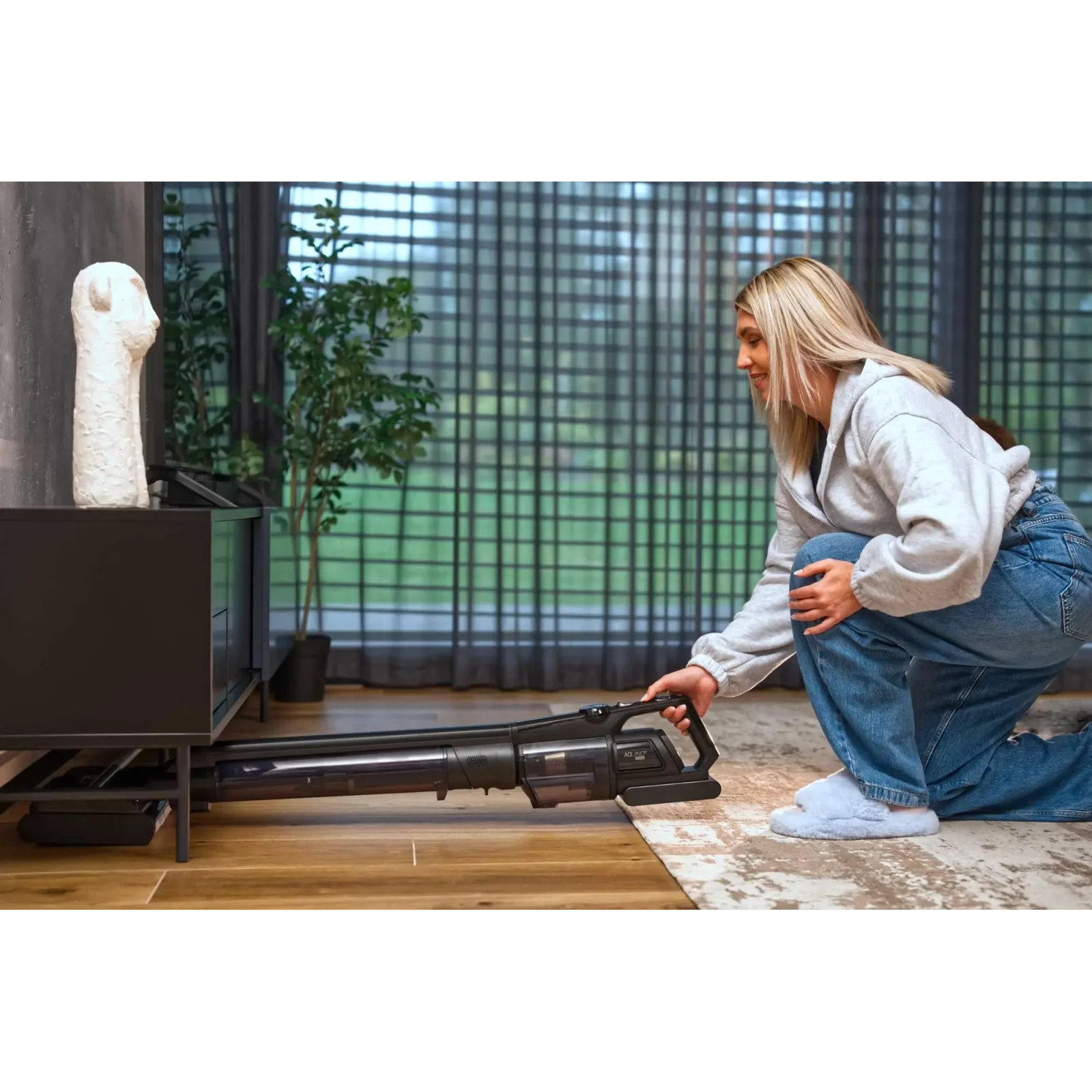 Акумуляторний пилосос Sencor SVW 8872 UA