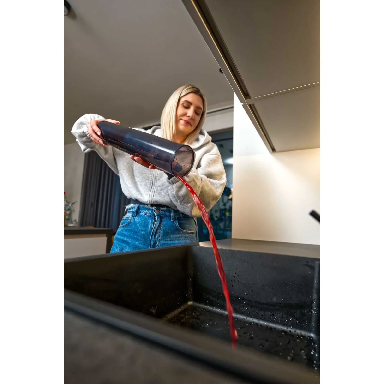 Акумуляторний пилосос Sencor SVW 8872 UA