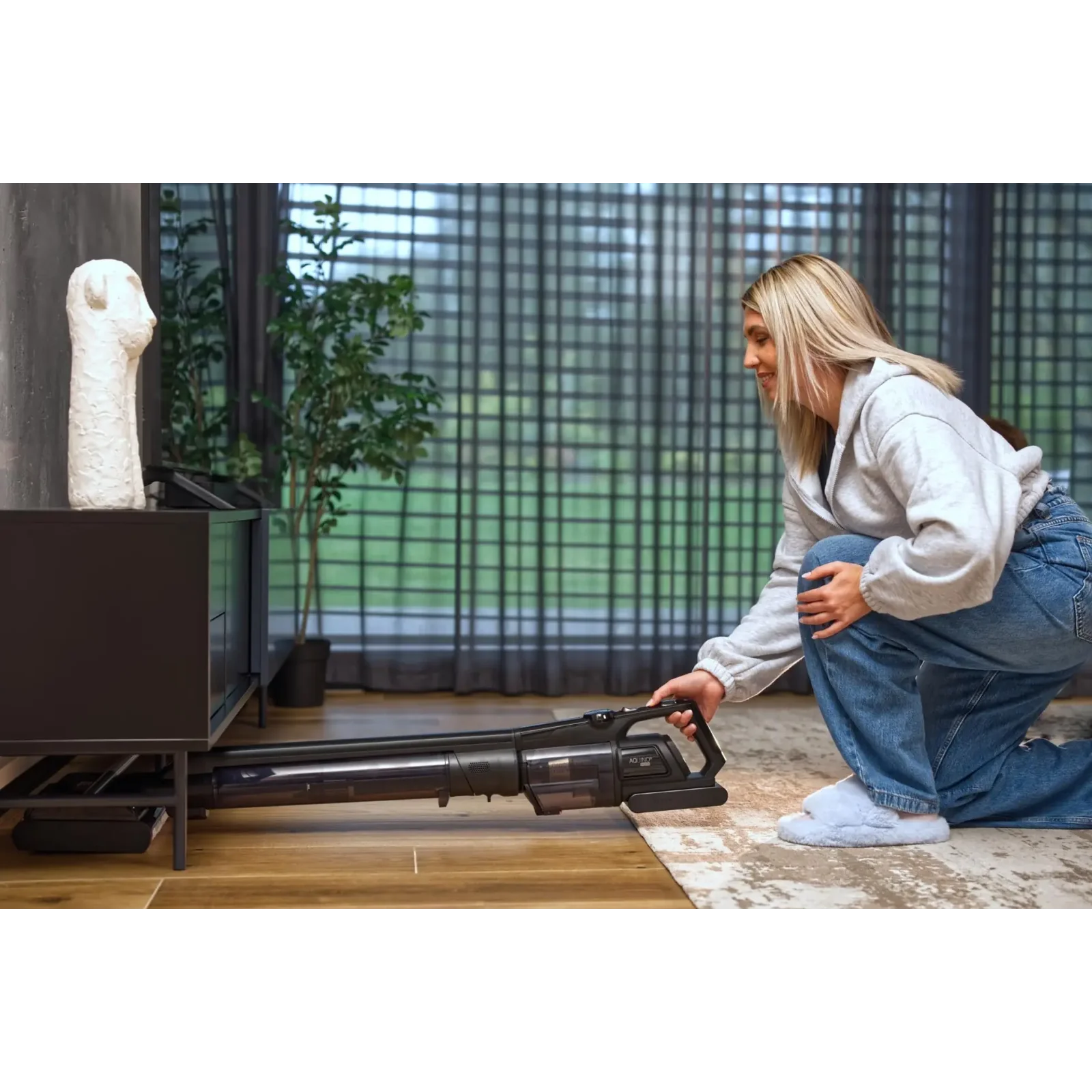 Акумуляторний пилосос Sencor SVW 8822 UA