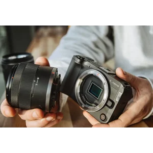 Цифрова камера CANON EOS R50 V RF-S 14-30 IS STM PZ Content Creator Kit UA