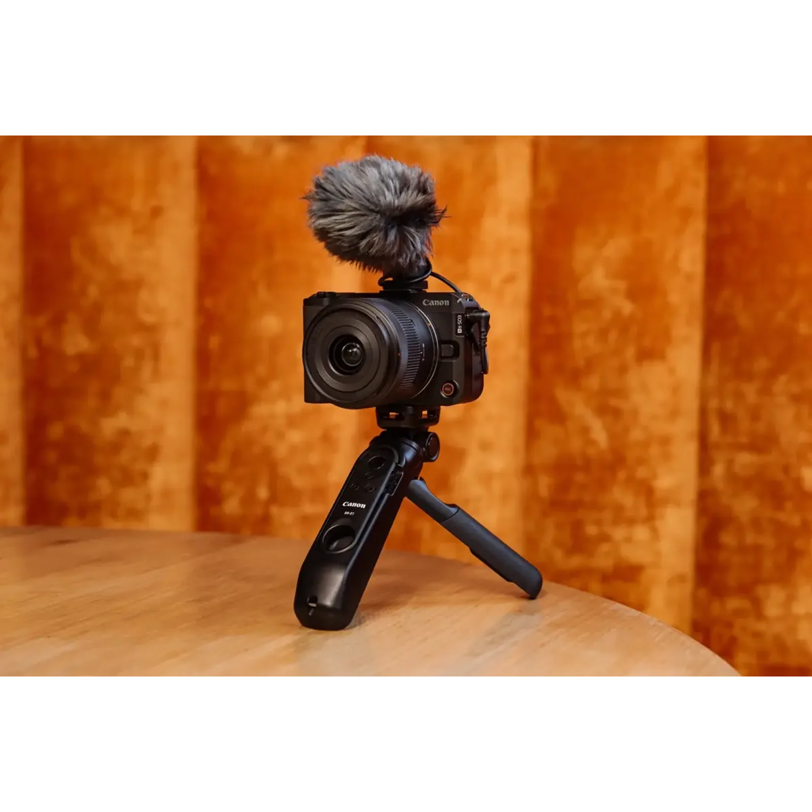 Цифрова камера CANON EOS R50 V RF-S 14-30 IS STM PZ Content Creator Kit UA