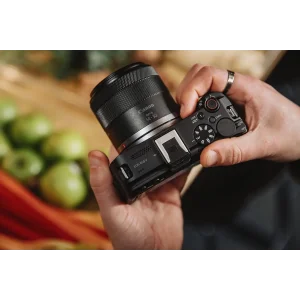 Цифрова камера CANON EOS R50 V RF-S 14-30 IS STM PZ Content Creator Kit UA