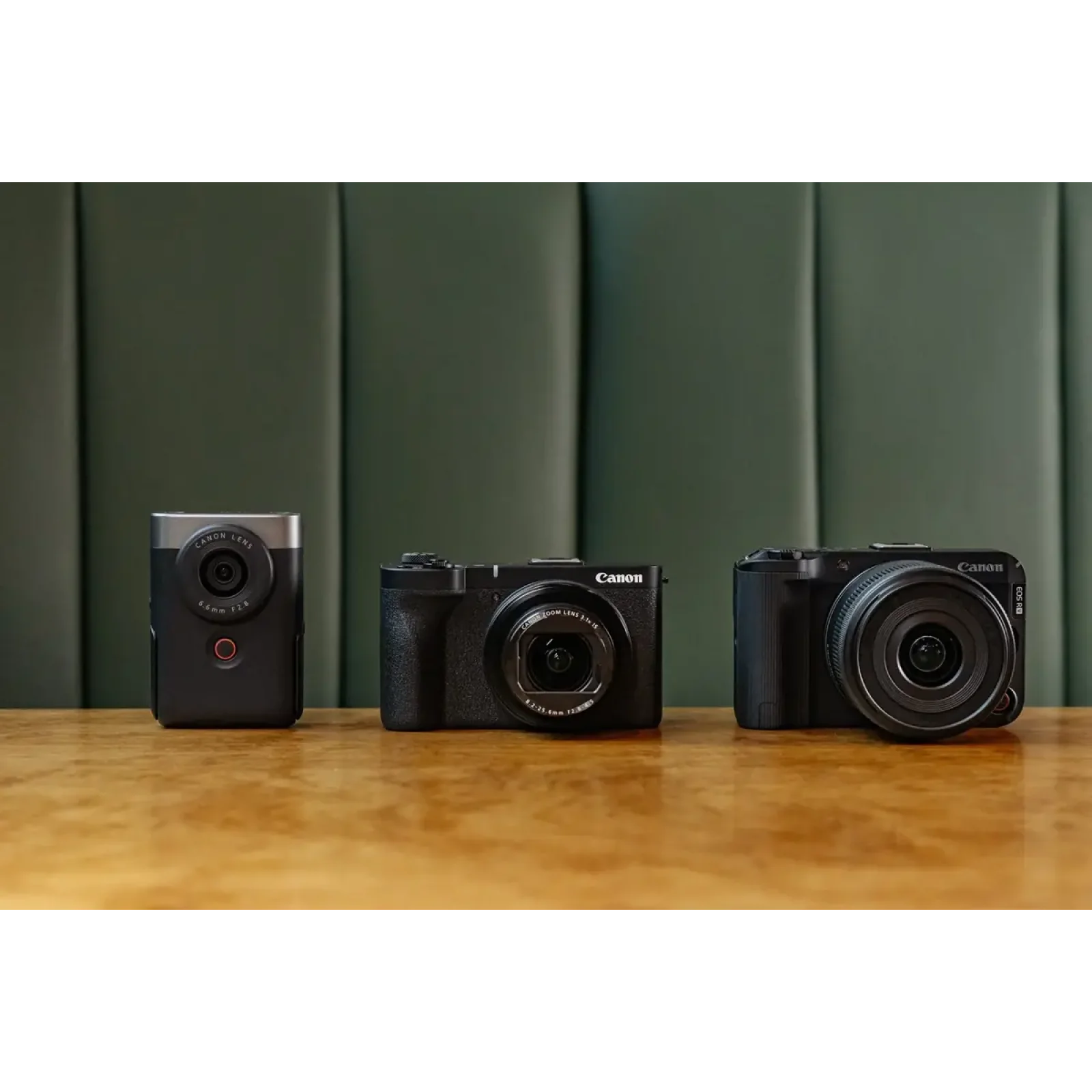 Цифрова камера CANON EOS R50 V RF-S 14-30 IS STM PZ Content Creator Kit UA