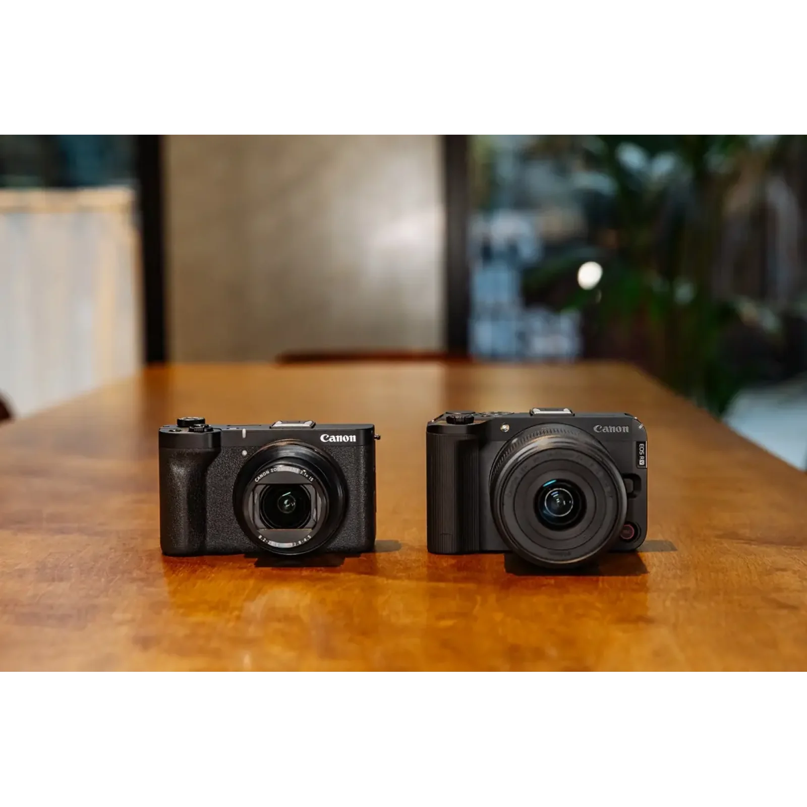 Цифрова камера CANON EOS R50 V RF-S 14-30 IS STM PZ Content Creator Kit UA