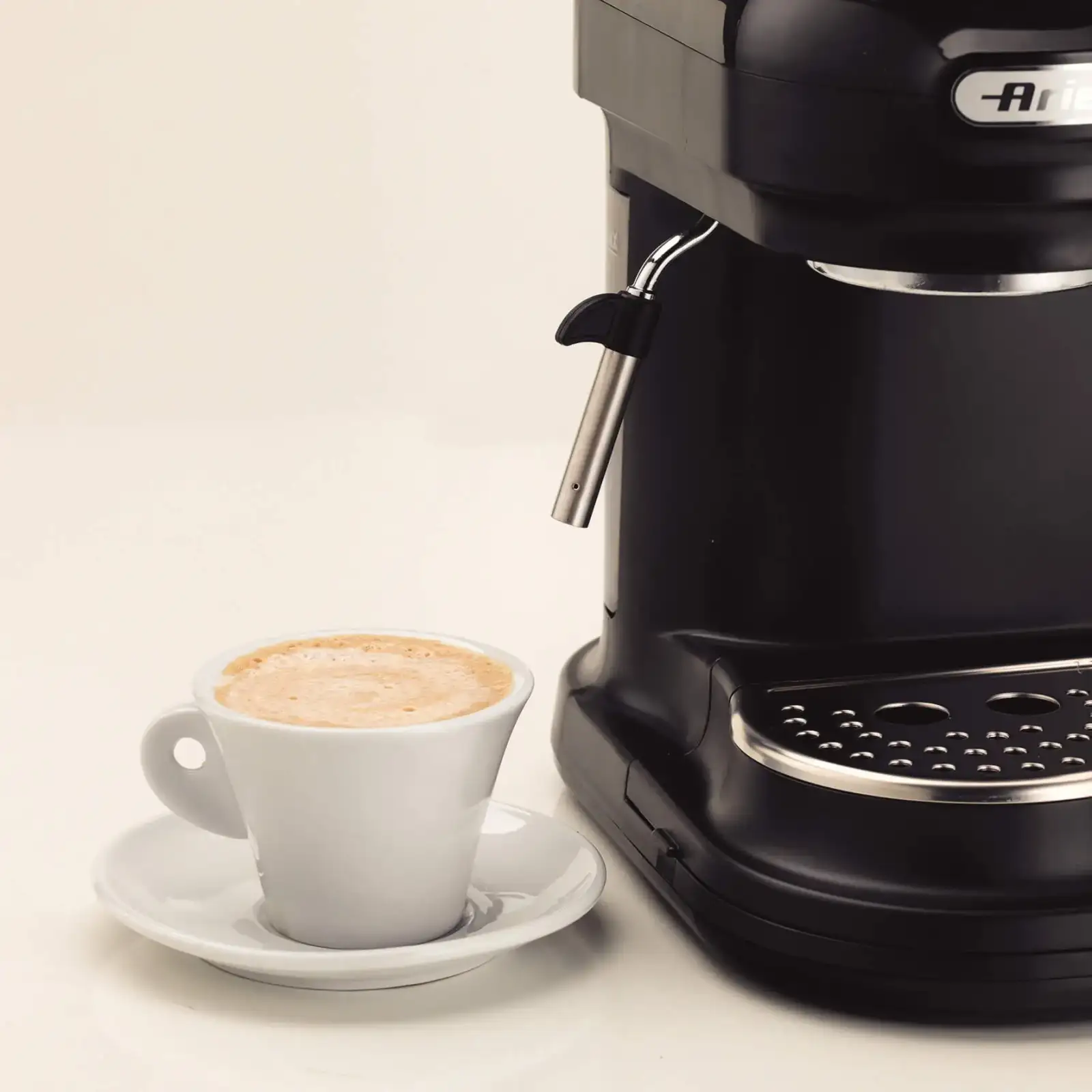 Кофеварки эспрессо ARIETE 1318 black UA