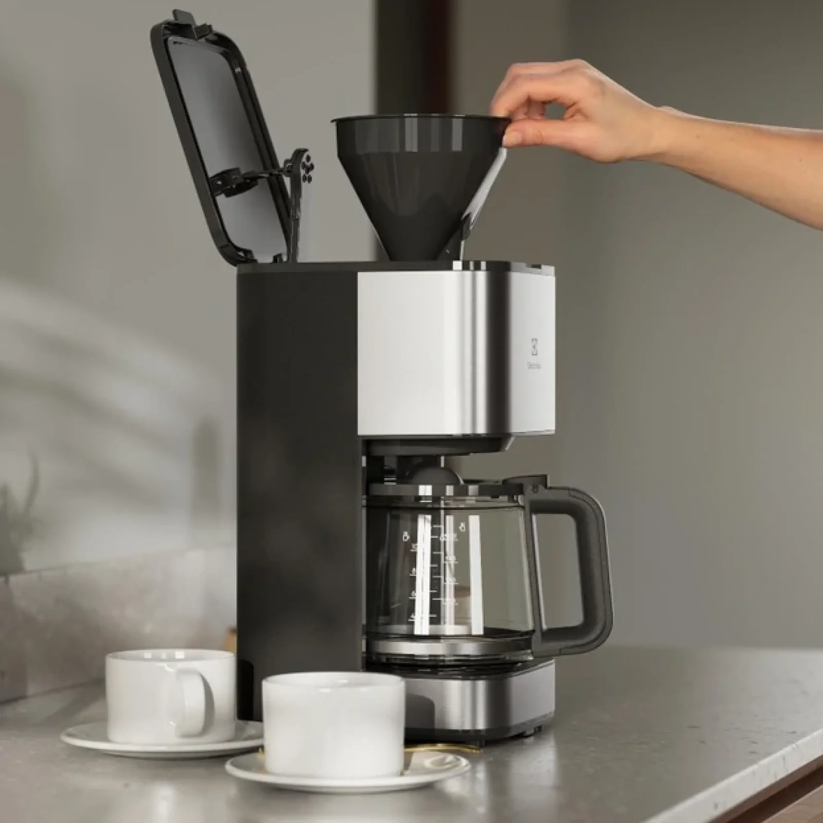 Кавоварка Electrolux E3CM1-3ST UA