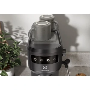 Кофеварка эспрессо Electrolux E6EC1-6BST UA
