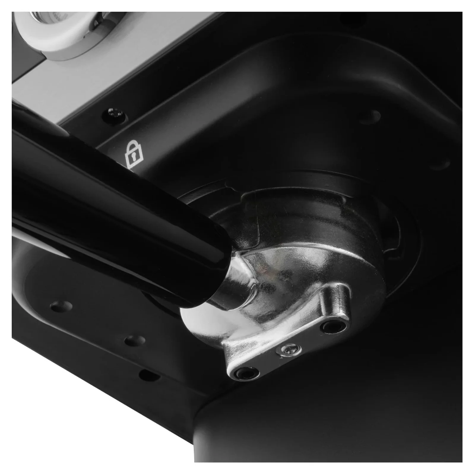 Кофеварка эспрессо Sencor SES 1721BK UA