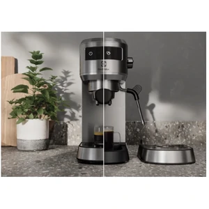 Кофеварка эспрессо Electrolux E6EC1-6ST UA