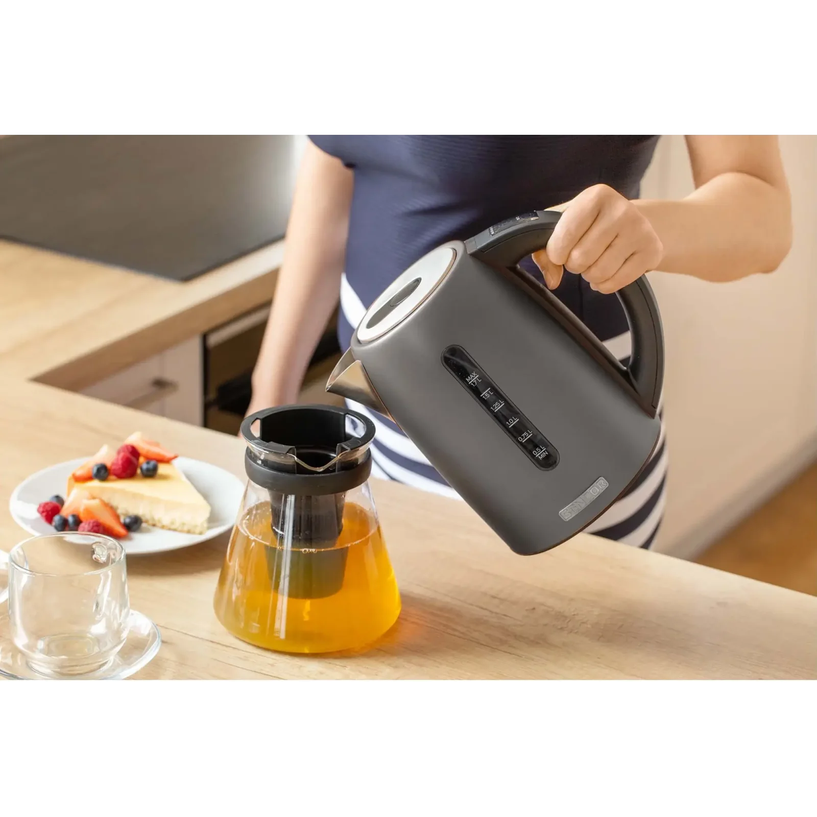 Електрочайник SENCOR SWK 7708BK UA