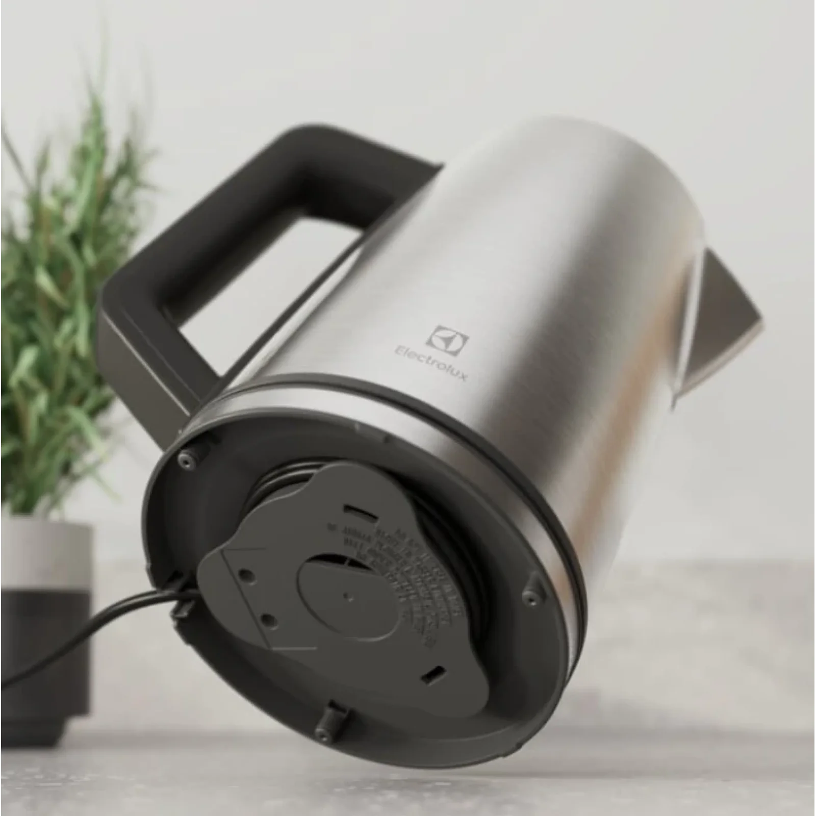 Электрочайник Electrolux E5K1-6ST UA