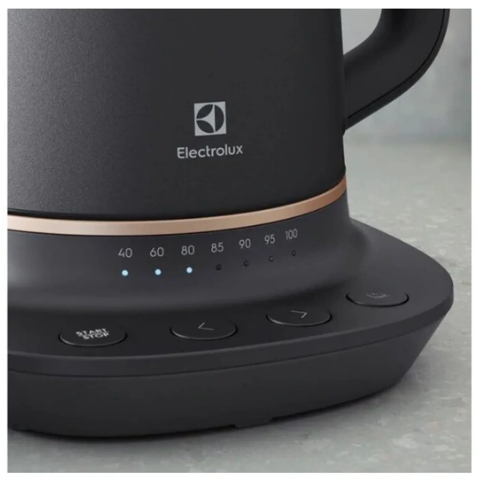 Электрочайник Electrolux E7K1-6BP UA