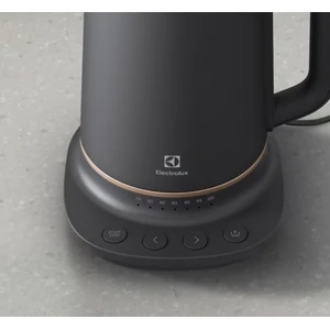 Электрочайник Electrolux E7K1-6BP UA