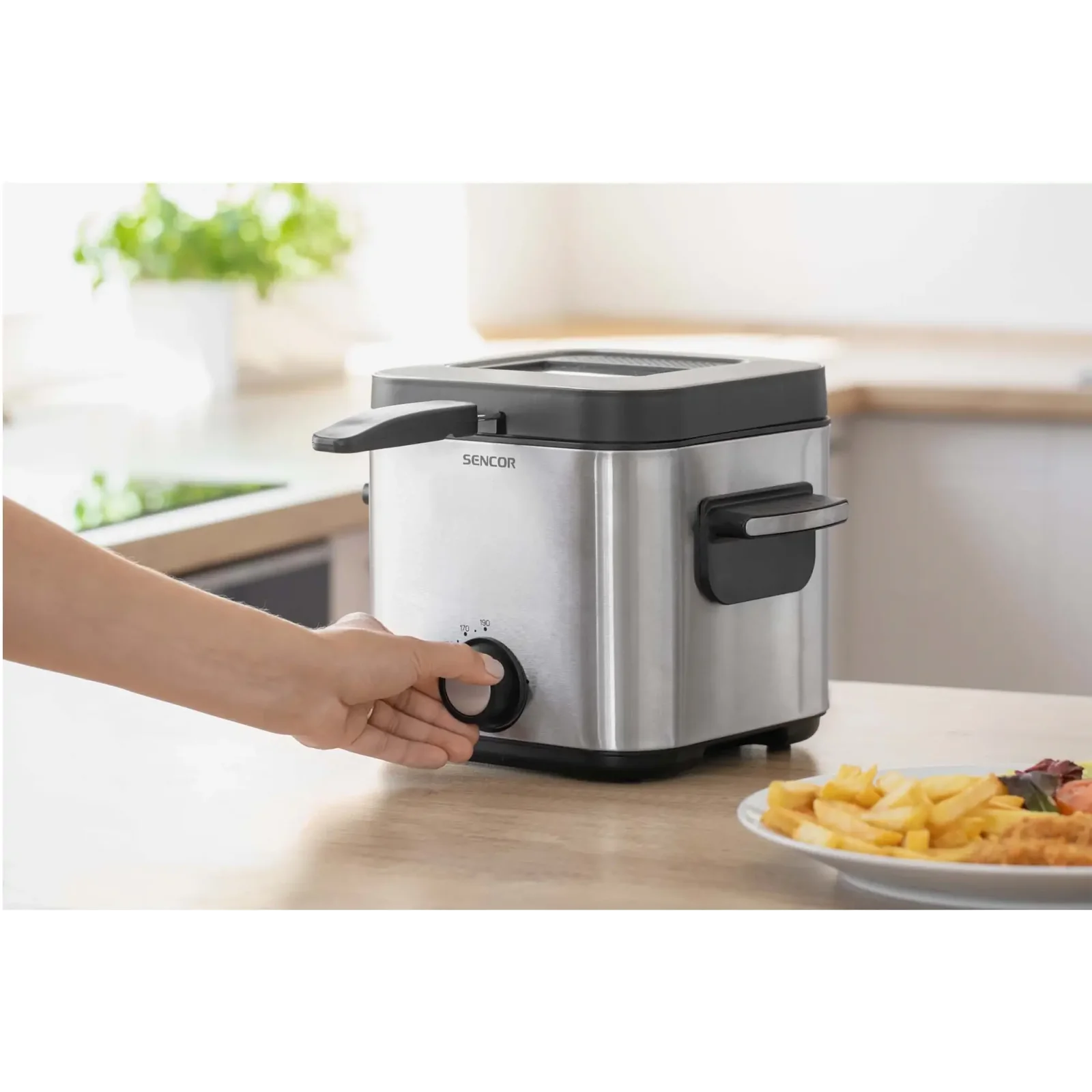 Фритюрниця SENCOR SFR 6200SS UA