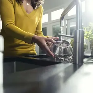 Соковыжималка центробежная Philips HR1919/70 UA