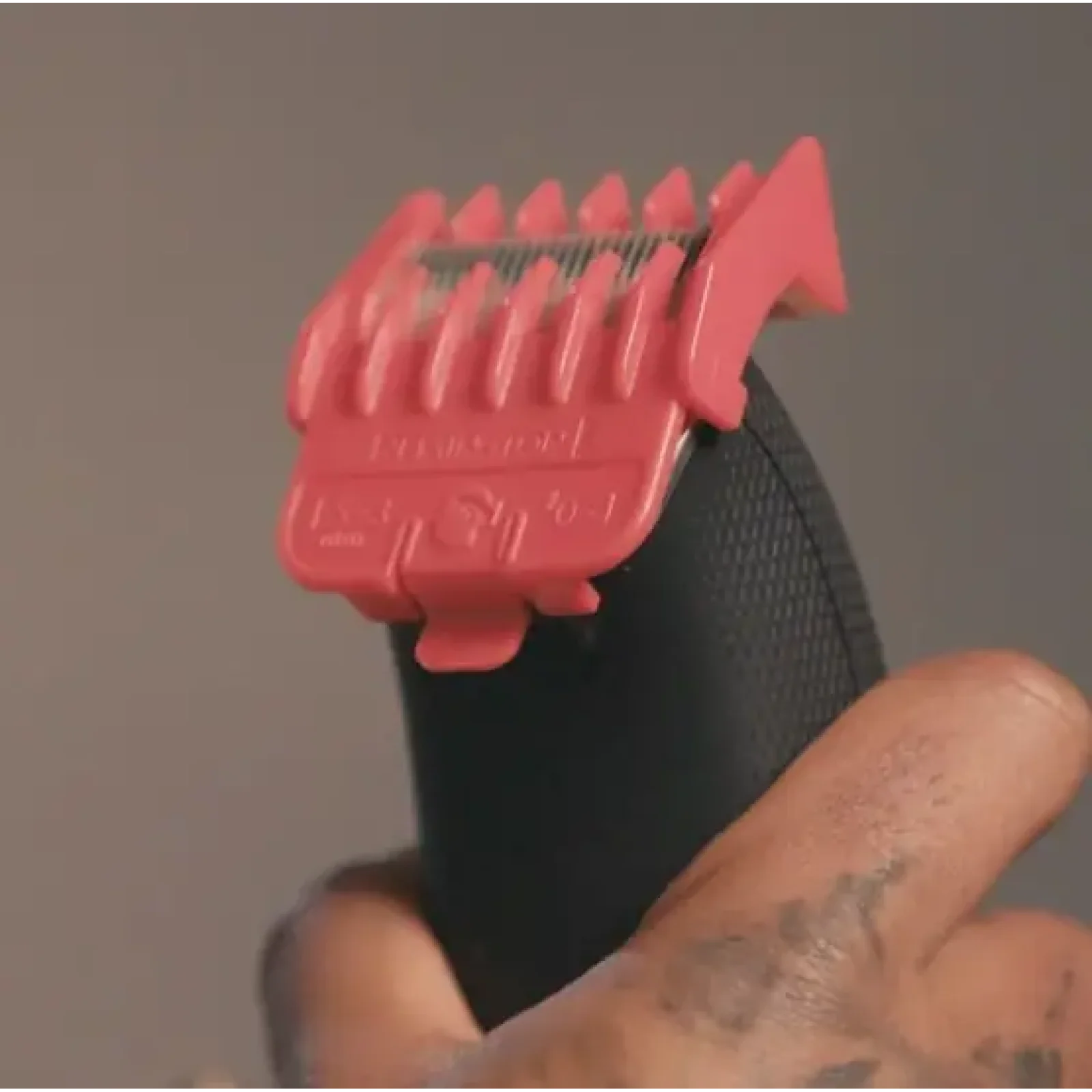 Триммер REMINGTON HC550 UA