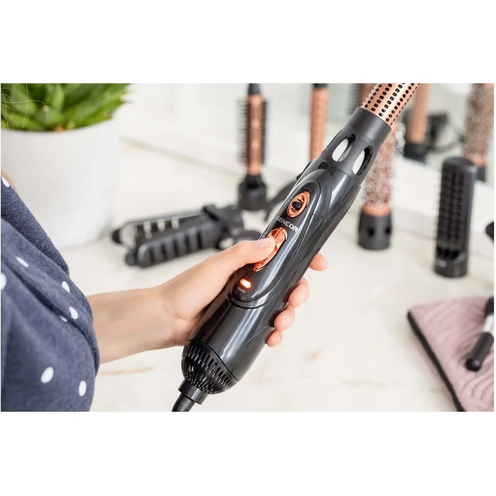 Фен-щетка SENCOR SHS 8550BK UA
