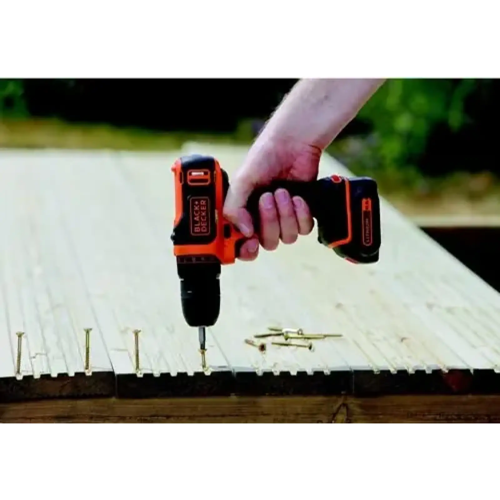 Шуруповерт BLACK&DECKER BDCDD12, 10.8V, 26Нм, Li-Ion UA