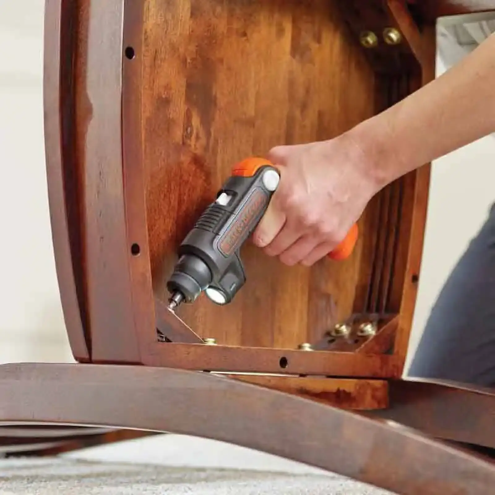 Шуруповерт BLACK&DECKER акум. викрутка BDCSFL20C 4В, Li-Ion. UA