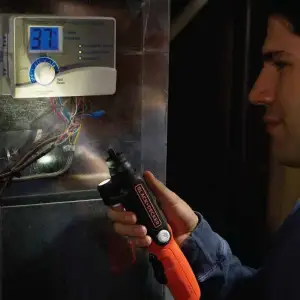 Шуруповерт BLACK&DECKER акум. викрутка BDCSFL20C 4В, Li-Ion. UA