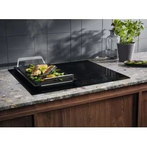 Электрическая варочная поверхность Electrolux CIV 634 UA