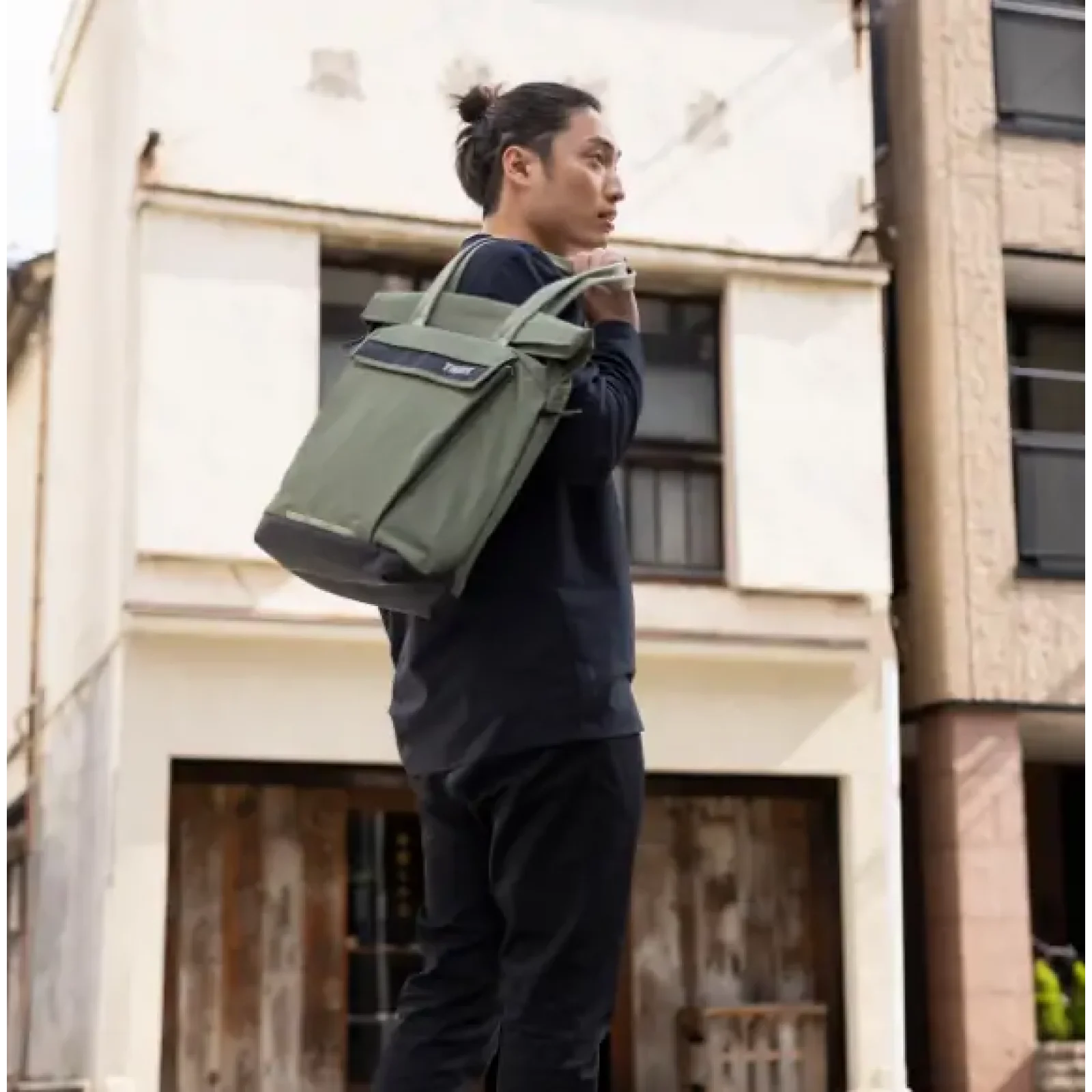 Сумка Portable THULE Paramount Crossbody Tote 22L PARATB-3116 (Black) UA