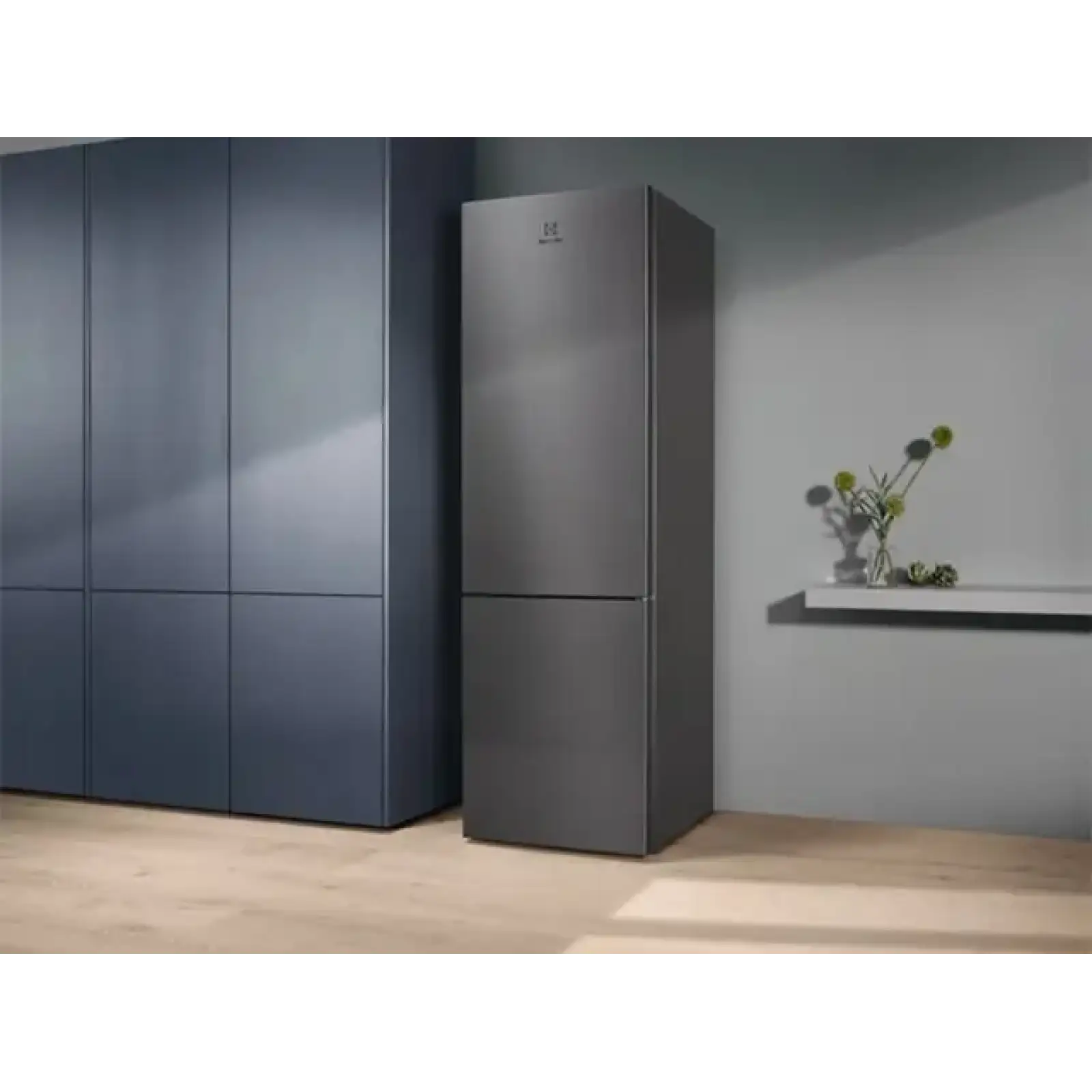 Холодильник ELECTROLUX LNT5ME36U1 UA