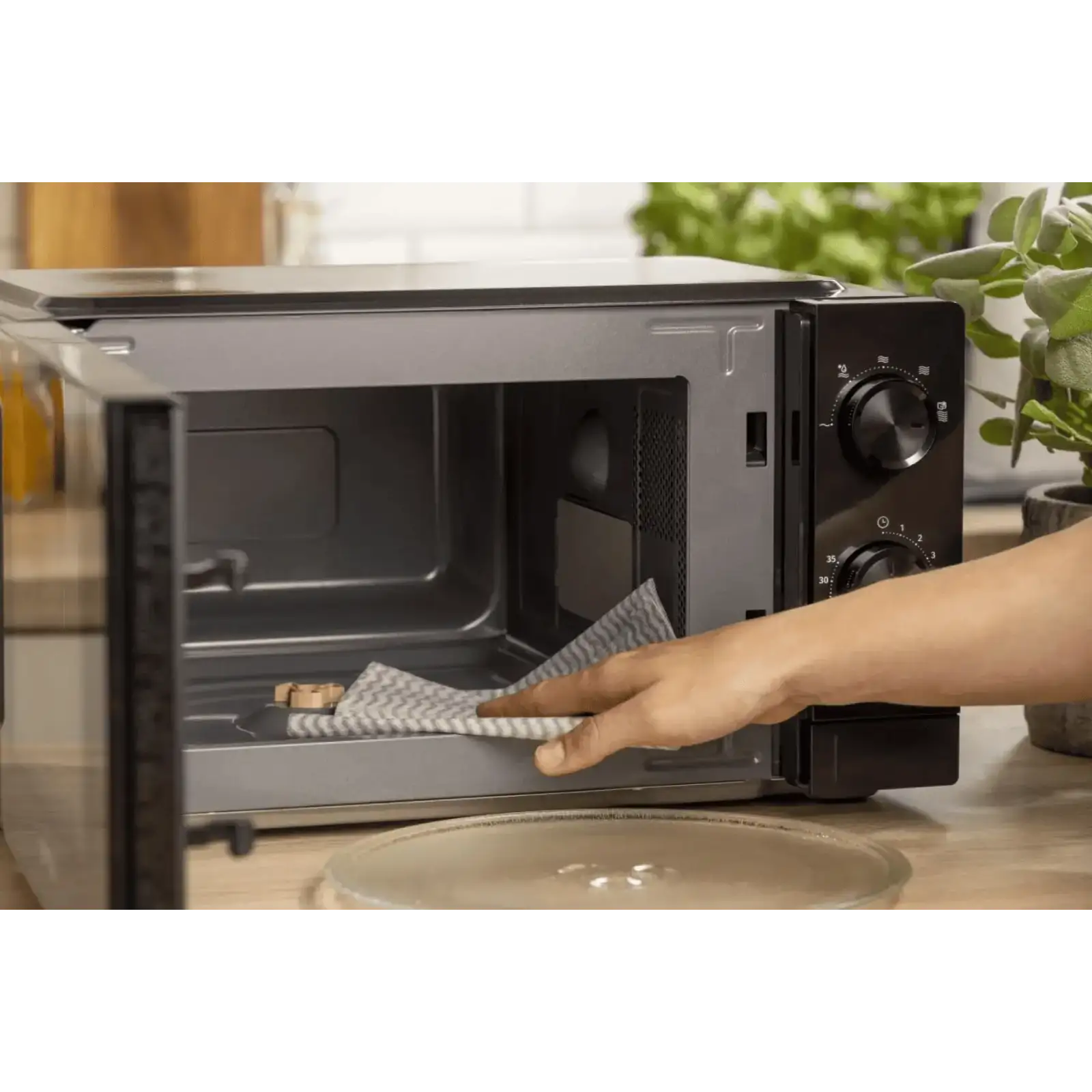 Мікрохвильова піч Gorenje MO20CE1B5 (M20XYZ) UA