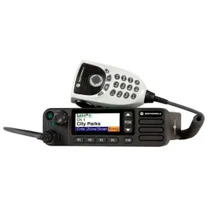 Автомобільна радіостанція Motorola DM4600E 136-174М 25W with Keypad Microphone UA