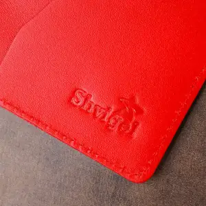 Шкіряний тревел-кейс Shvigel 16524 Червоний UA