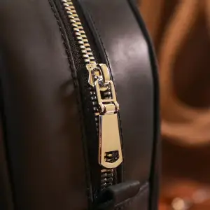 Кожаный рюкзак Shvigel 16328 Черный UA
